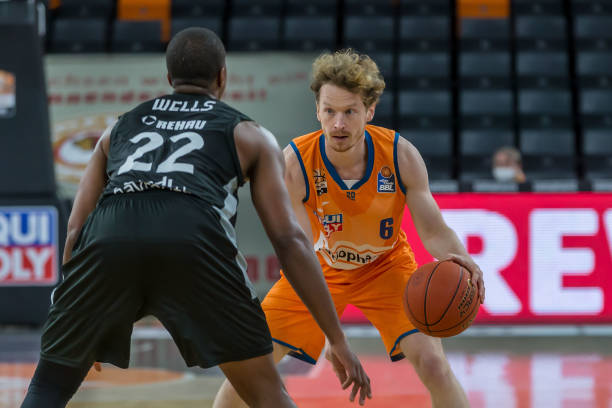 时就崭露头 时就崭露头