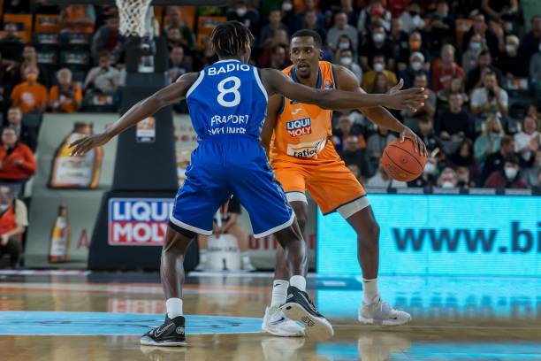 服了世界 服了世界